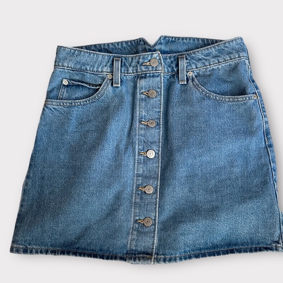 Levi’s high Waisted Button skirt - Picture 1 of 2